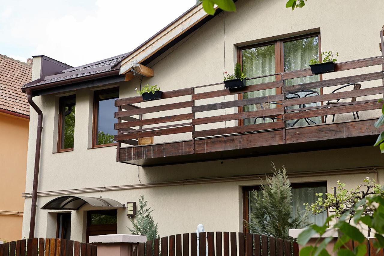Apartament Rozelor Brasov Exterior photo