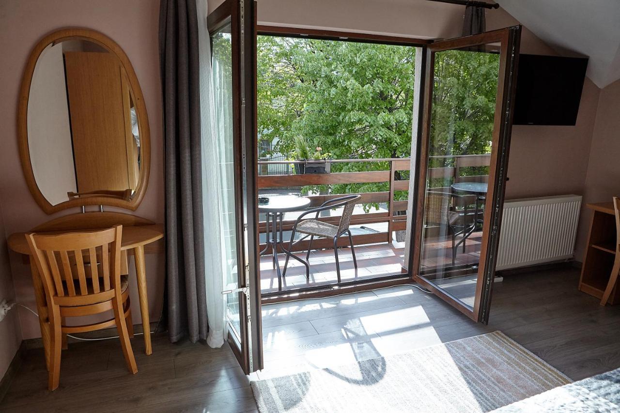 Apartament Rozelor Brasov Exterior photo
