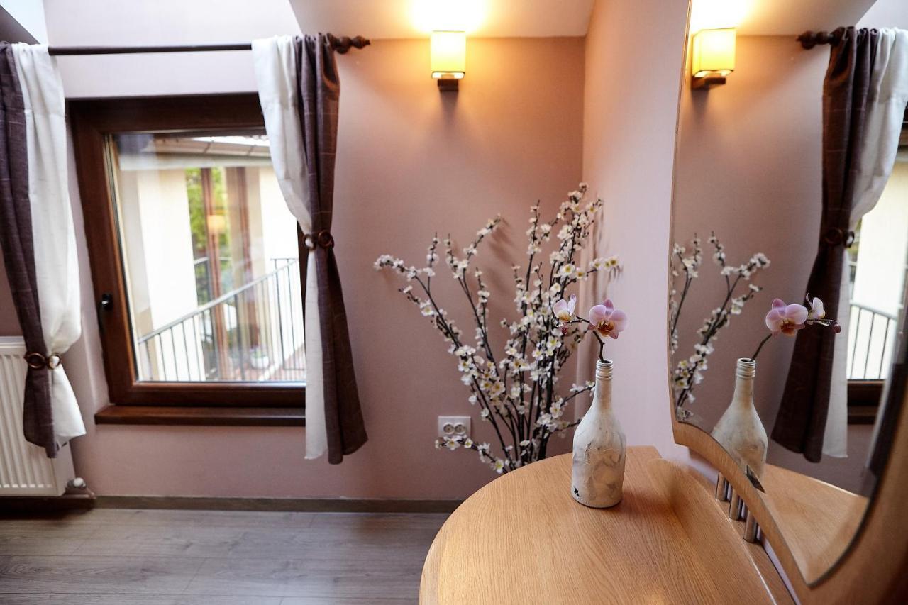 Apartament Rozelor Brasov Exterior photo